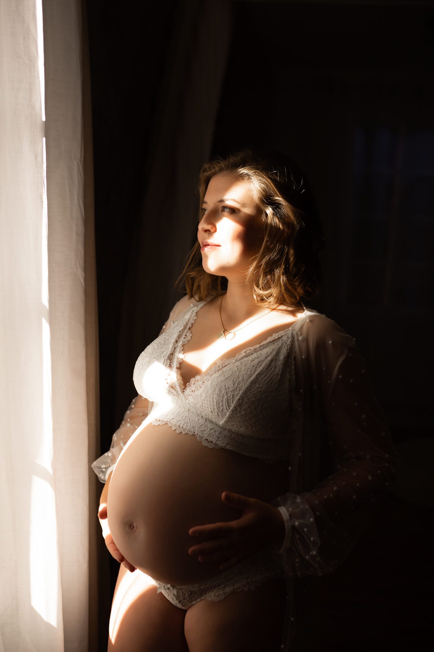 Les poses incontournables pour sublimer vos photos de grossesse 5 portrait grossesse