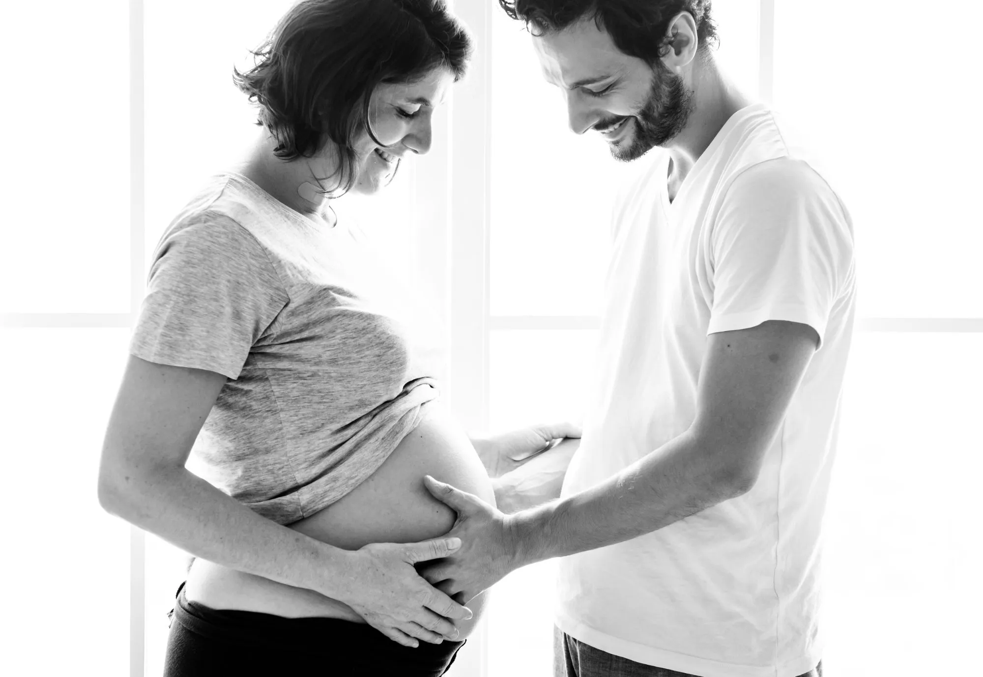 shooting photo grossesse noir et blanc